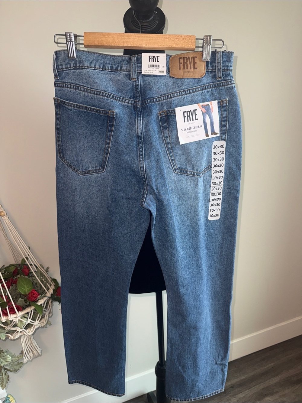 Men’s NWT Frye jeans - Picture 2 of 2